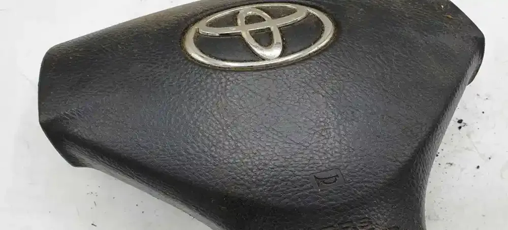 Z21C4019934 подушка безопасности Airbag на руле Toyota Corolla Verso E121