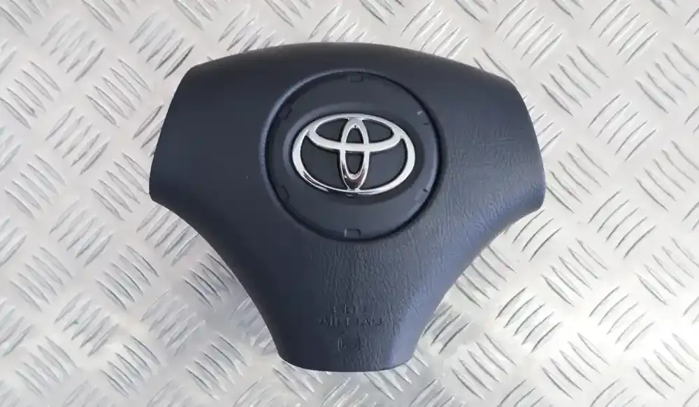 4513013040B0 подушка безопасности Airbag на руле Toyota Corolla Verso E121