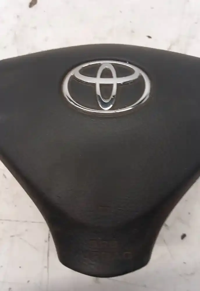 Z2FC7321087 подушка безопасности Airbag на руле Toyota Corolla Verso AR10