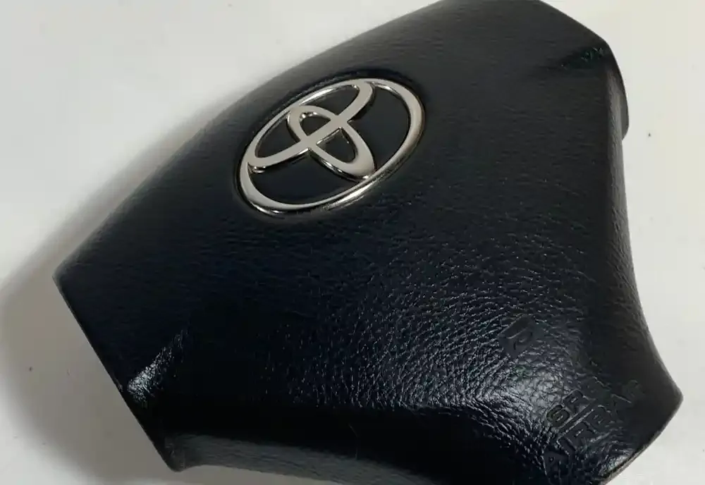 451300F010 подушка безопасности Airbag на руле Toyota Corolla Verso AR10