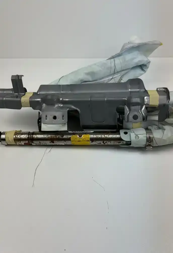81N0050147 штора подушок безпеки Toyota Prius (XW30) 2011