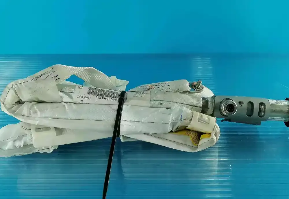 AHPSE63LH штора подушок безпеки BMW 6 E63 E64 2005