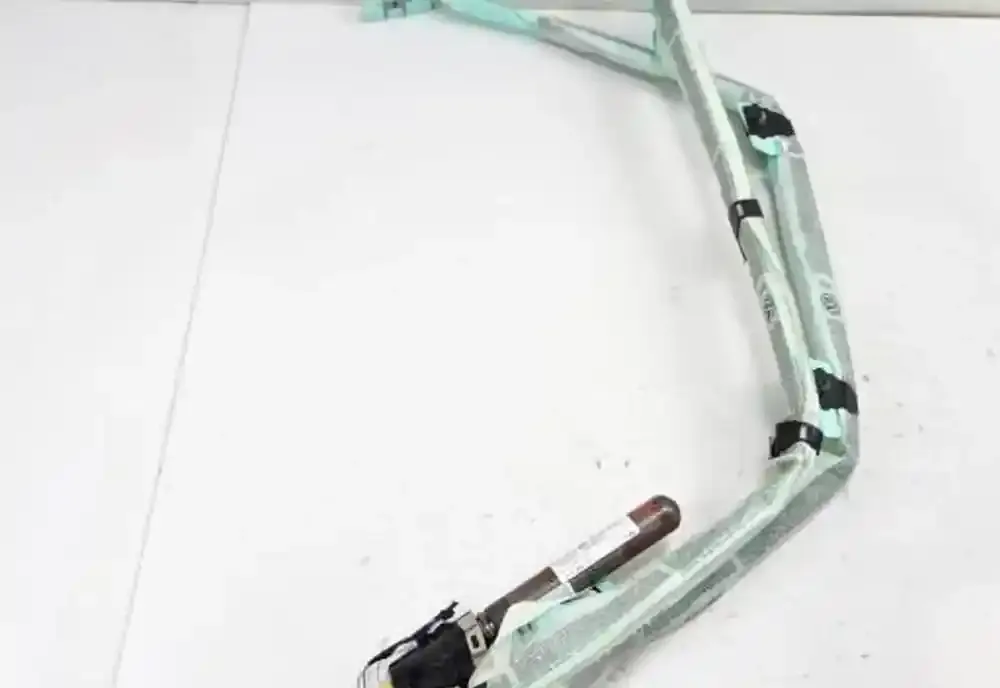 1056042890301 штора подушек безопасности Volkswagen PASSAT B7 2011