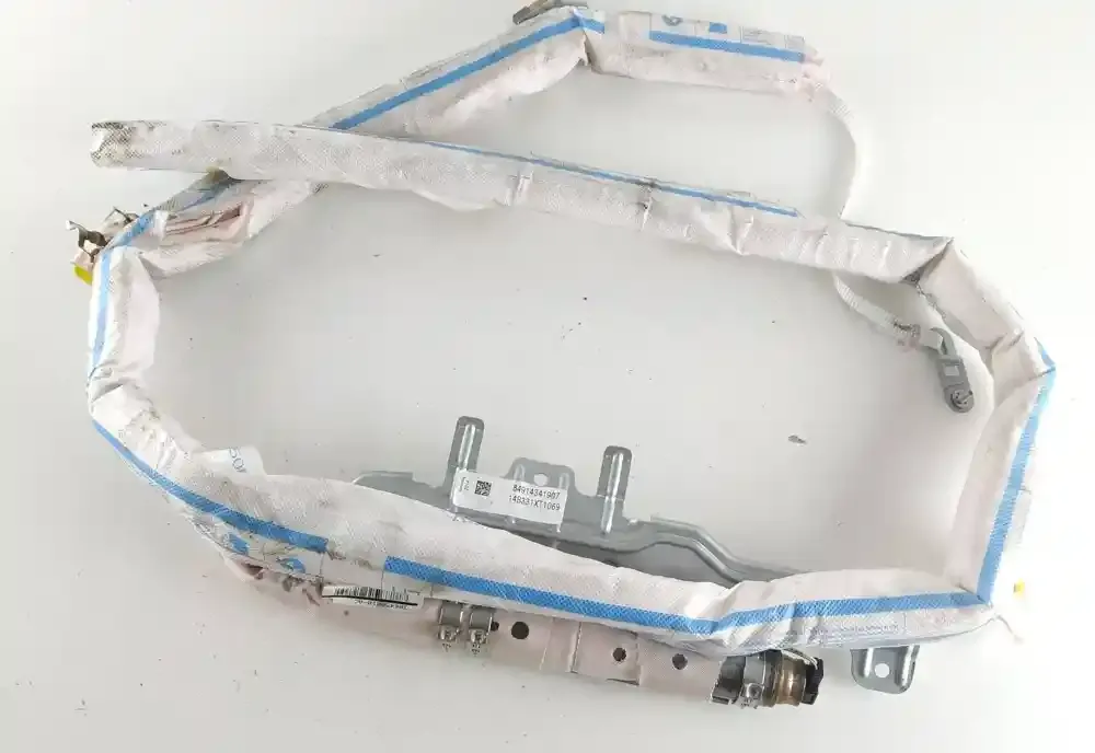 14B331XT1069 штора подушек безопасности BMW 5 F10 F11 2015