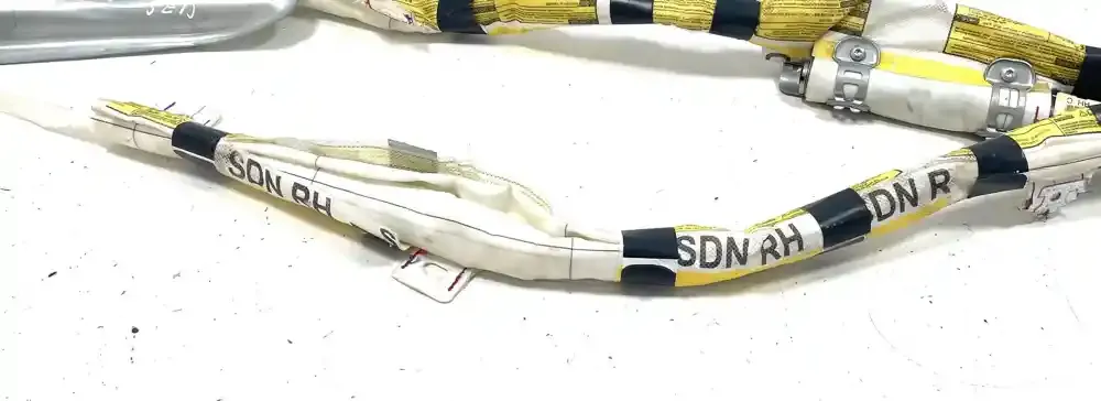 B122400173405025 штора подушек безопасности Toyota Avensis T270 2010