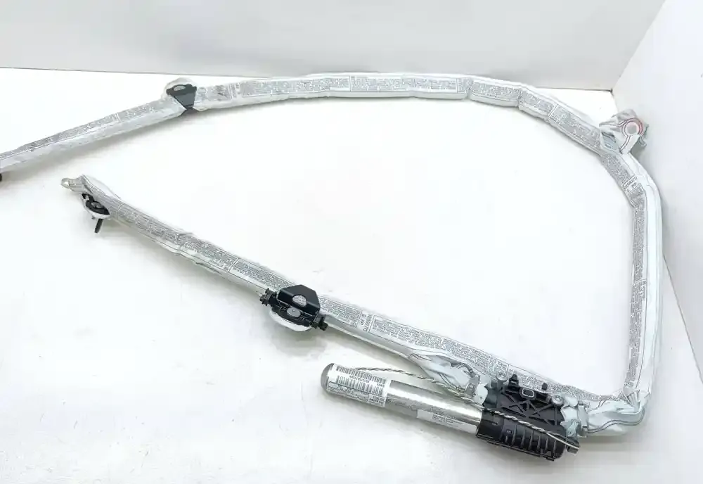 7587008 штора подушек безопасности BMW 1 E81 E87 2007
