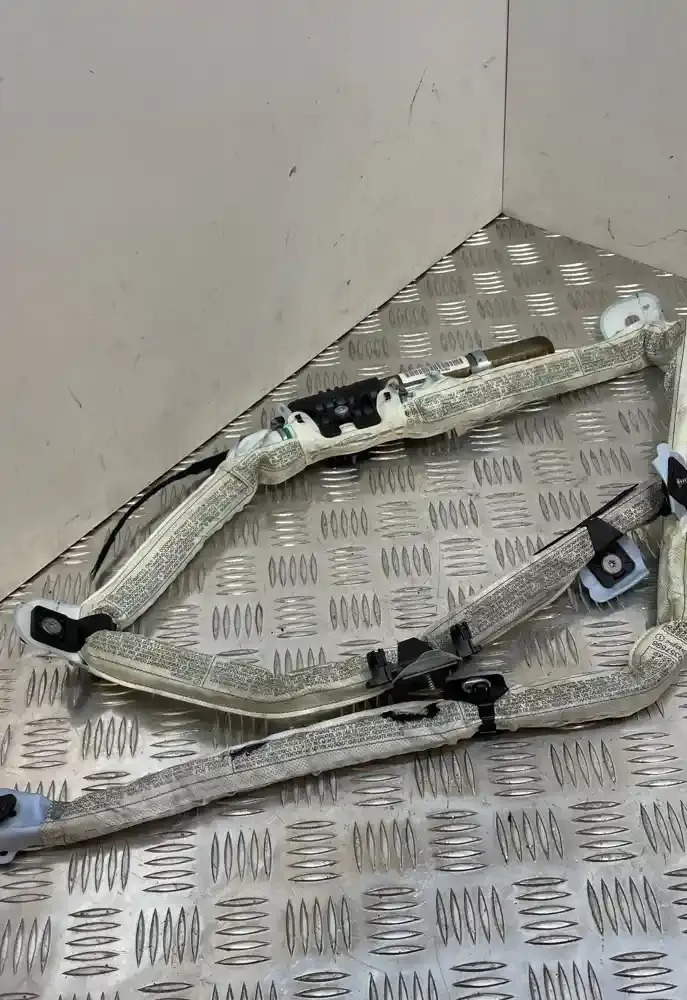 09B2619B1638J штора подушок безпеки BMW 3 E90 E91 2009