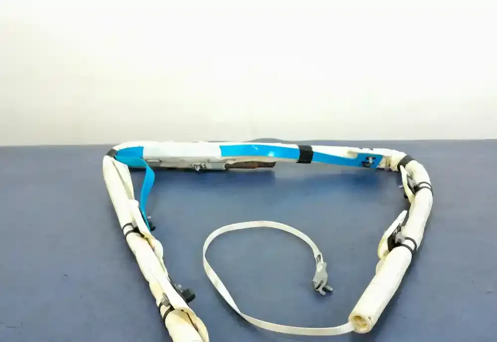 BM5114K158AD штора подушок безпеки Ford Focus 2011