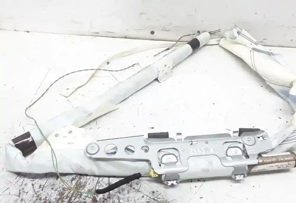 LBG76C10488 штора подушок безпеки Opel Astra H 2007