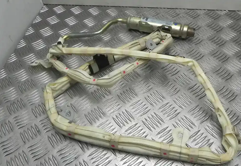 M4381 штора подушек безопасности Toyota Avensis T220 2003