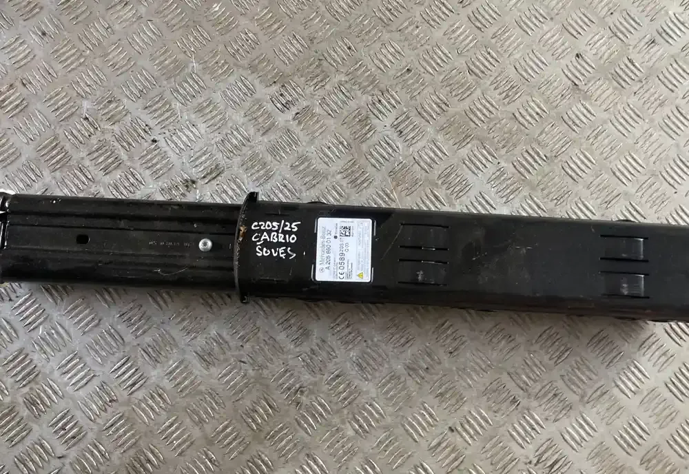A2058600132 штора подушек безопасности Mercedes-Benz C W205 2017