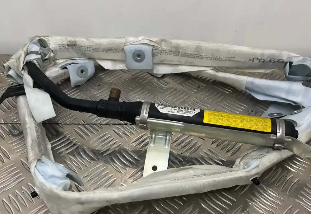 0483BL00VHT штора подушок безпеки Audi A3 S3 8P 2005