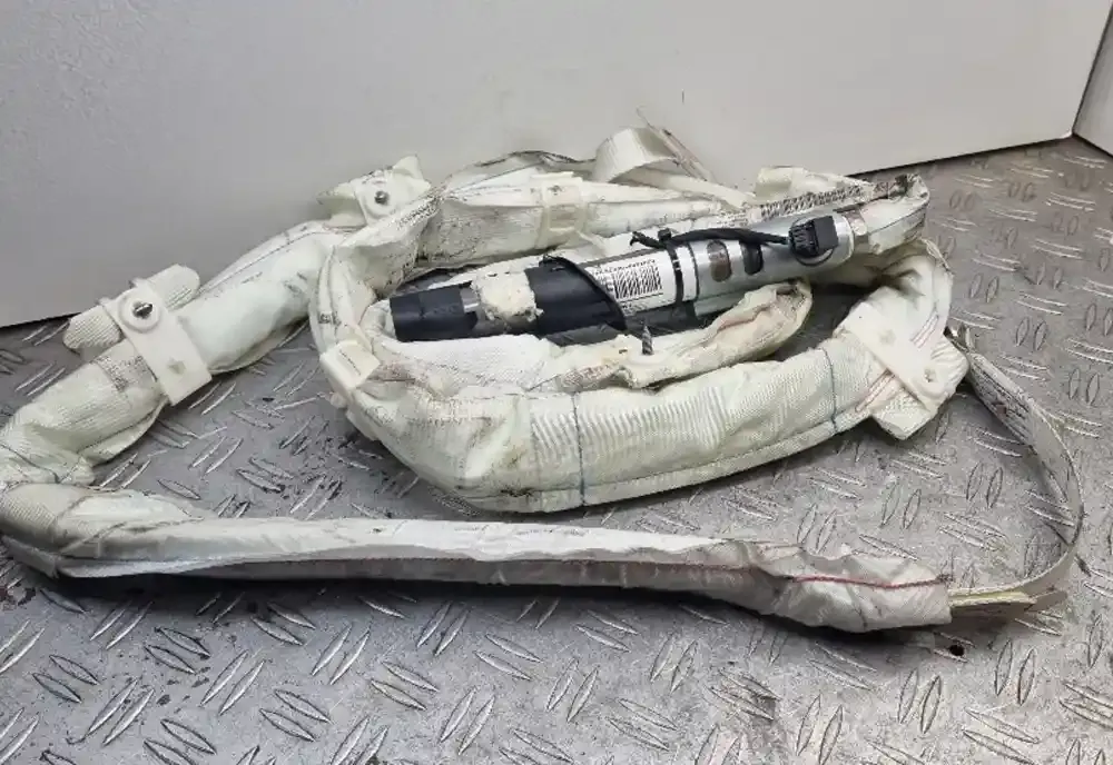 85914734202T штора подушек безопасности BMW 5 E60 E61 2008