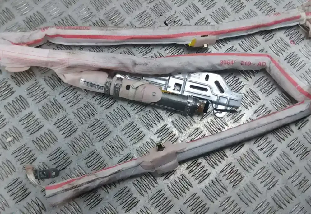 15B040ST0150 штора подушок безпеки BMW 7 F01 F02 F03 F04 2012