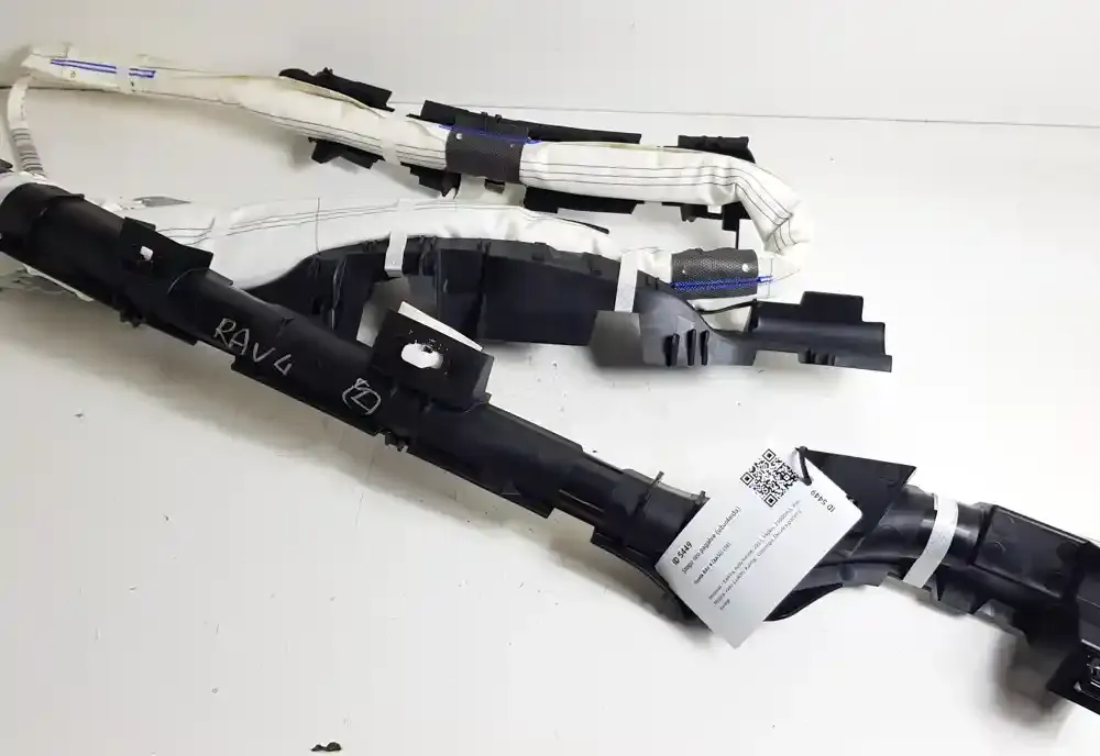 641667300L штора подушок безпеки Toyota RAV 4 (XA50) 2021