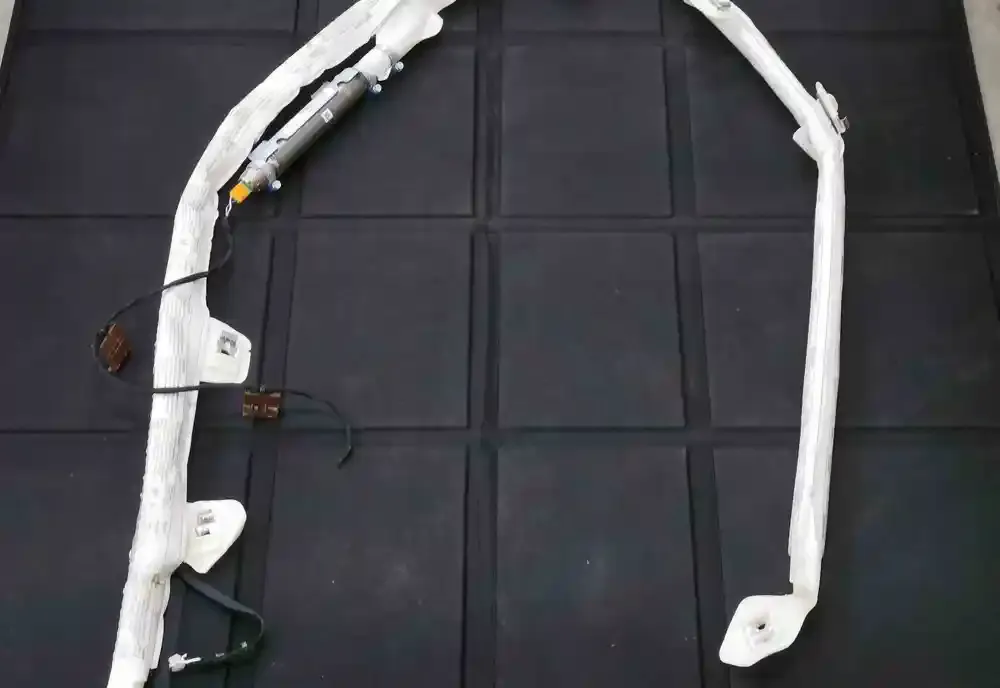 2124331011512550 штора подушек безопасности Mercedes-Benz E W212 2010