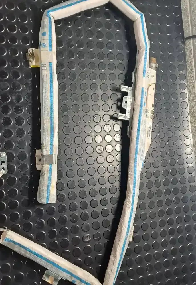 12B307XT0718 штора подушек безопасности BMW 5 F10 F11 2013