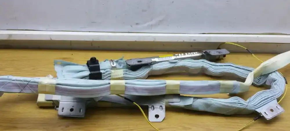 L62M8455173 штора подушек безопасности Lexus IS 220D-250-350 2009