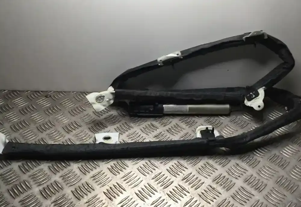 30358168C штора подушок безпеки BMW X3 E83 2005