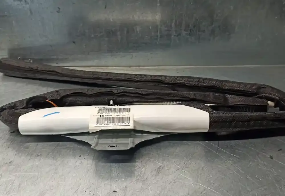 5323050U штора подушок безпеки Peugeot 5008 2009