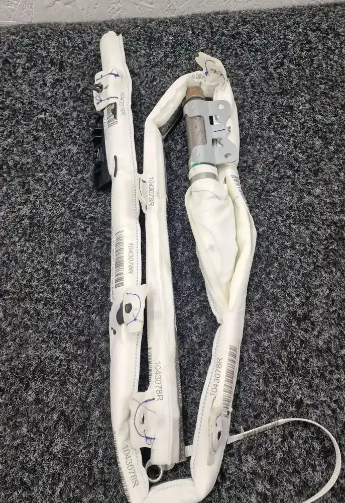 8573521 штора подушек безопасности BMW 5 G30 G31 2017