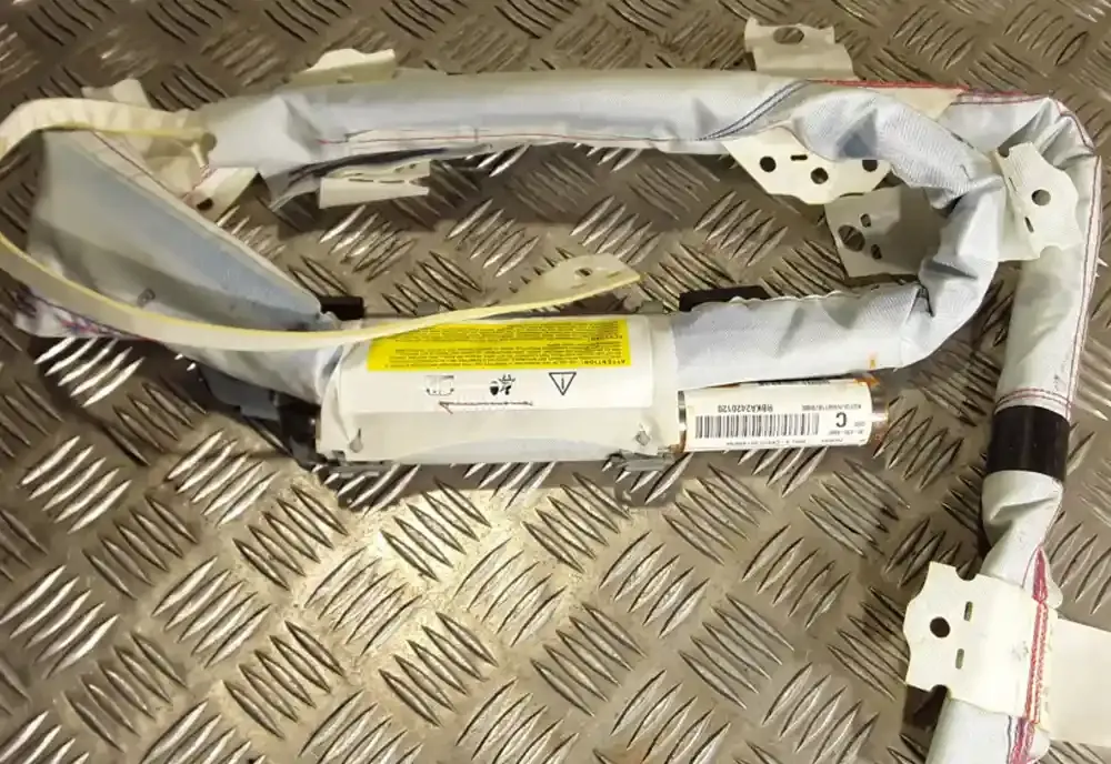 13231630RH штора подушок безпеки Opel Astra H 2009