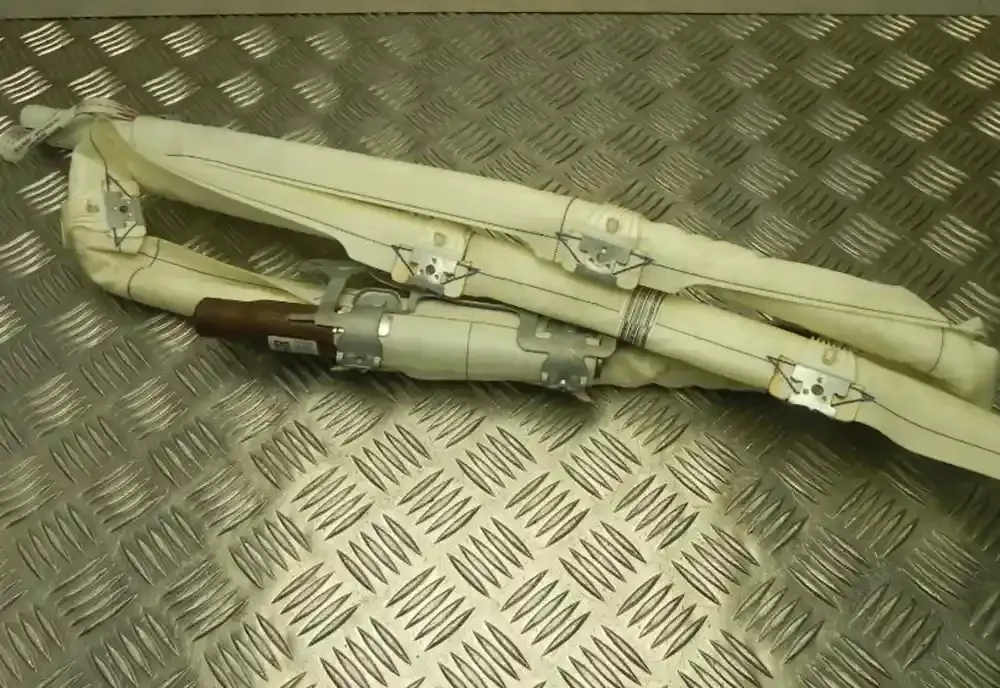 M2448 штора подушек безопасности Volkswagen Golf VI 2010