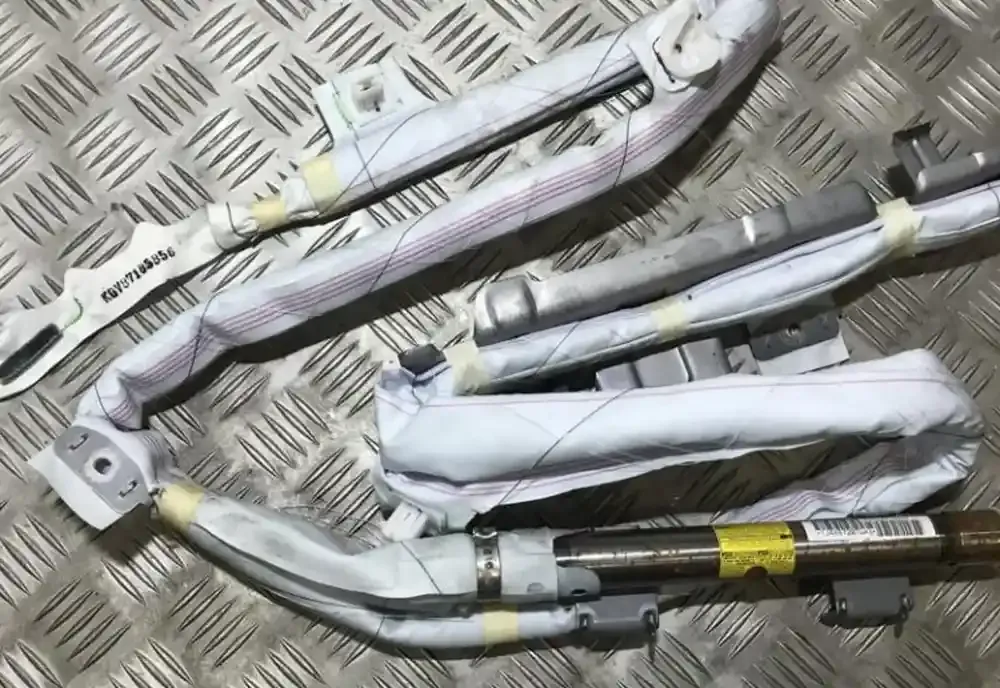 KGV87185856 штора подушок безпеки Toyota Auris 150 2007