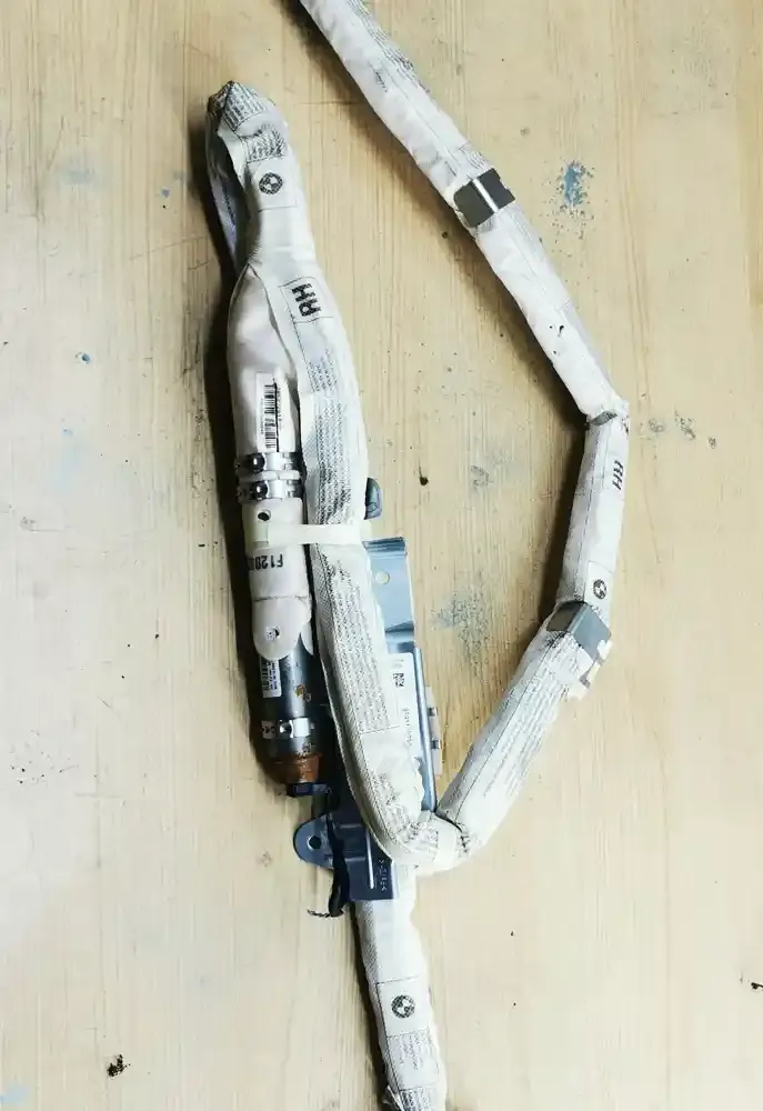 85911027208 штора подушек безопасности BMW 7 F01 F02 F03 F04 2010