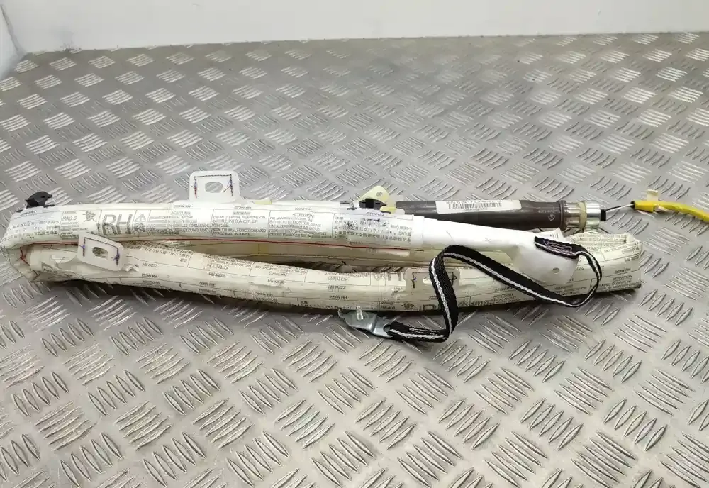9965940061800944 штора подушек безопасности Toyota Avensis T250 2008