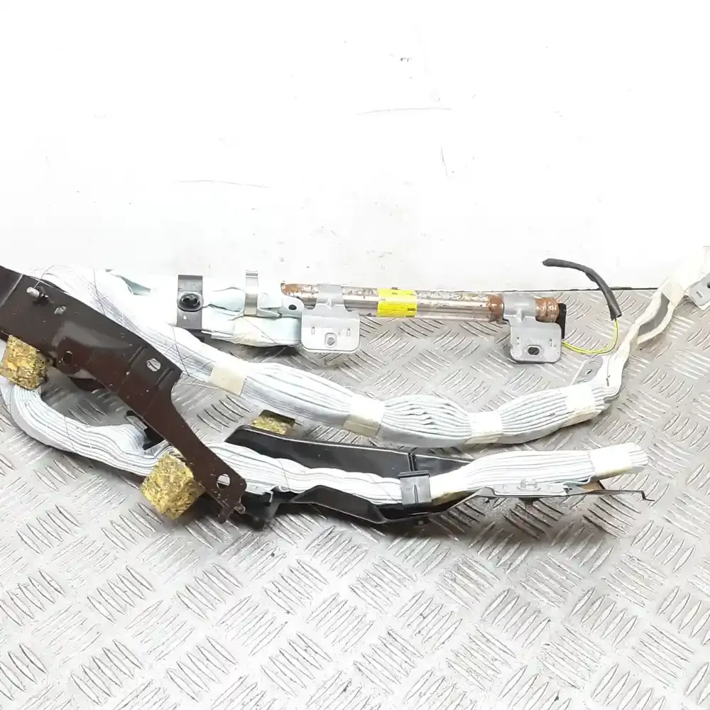 L62M8473050 штора подушек безопасности Toyota Prius (NHW20) 2008