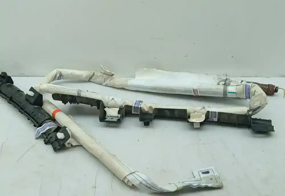 629811600C штора подушек безопасности Toyota C-HR 2020