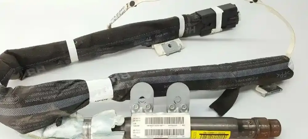 AX4X011X250189 штора подушок безпеки Nissan Navara D40 2010