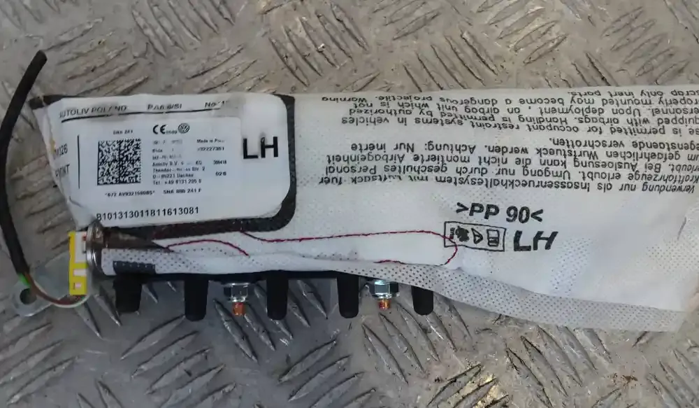 9321590B5 штора подушок безпеки Volkswagen Tiguan 2019