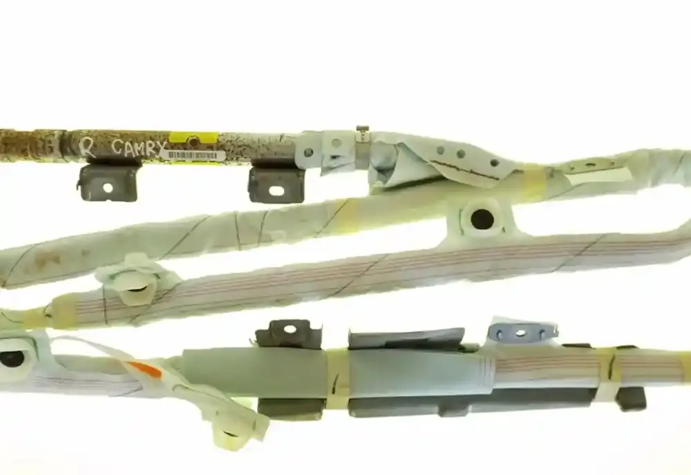 HJT76084015 штора подушок безпеки Toyota Camry 2007