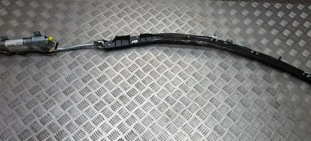 305332999ZZZ штора подушек безопасности Opel Vectra C 2004
