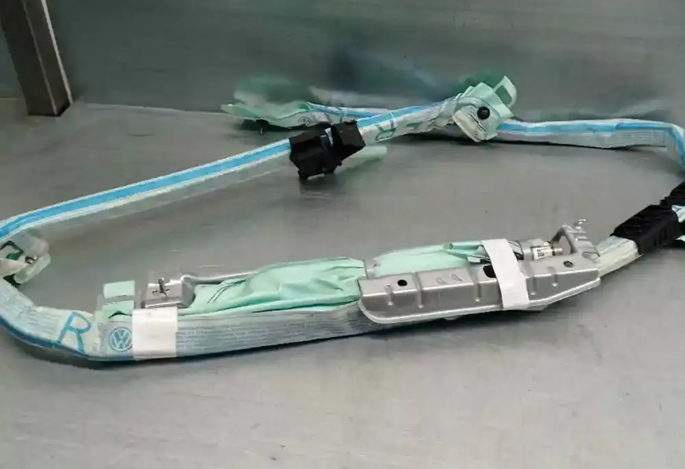 F1T0880742K штора подушок безпеки Volkswagen Touran I 2003