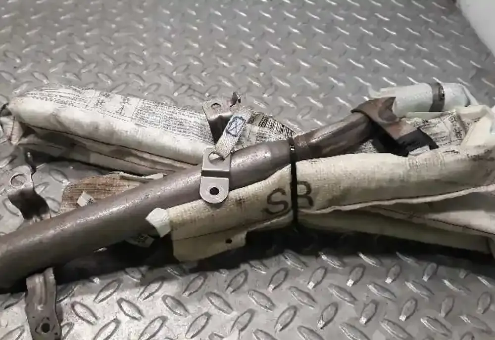 AXAV6043015245 штора подушек безопасности Nissan Primera 2003