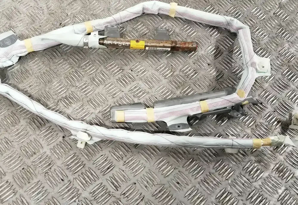 L80N6007944 штора подушек безопасности Toyota Auris 150 2008