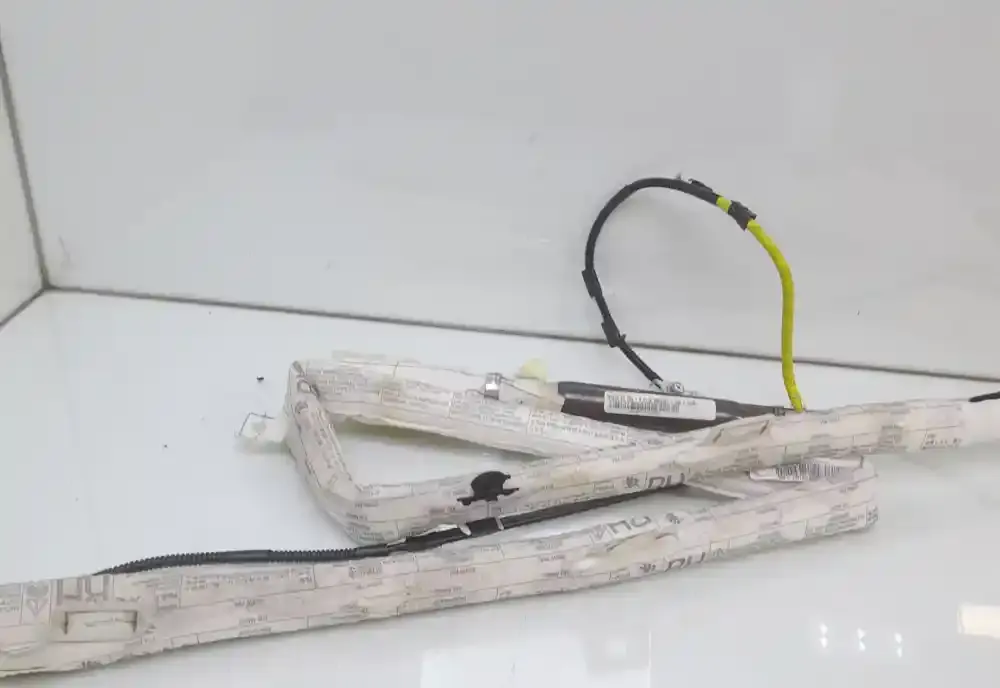 9965940071460082 штора подушек безопасности Toyota Avensis T250 2007