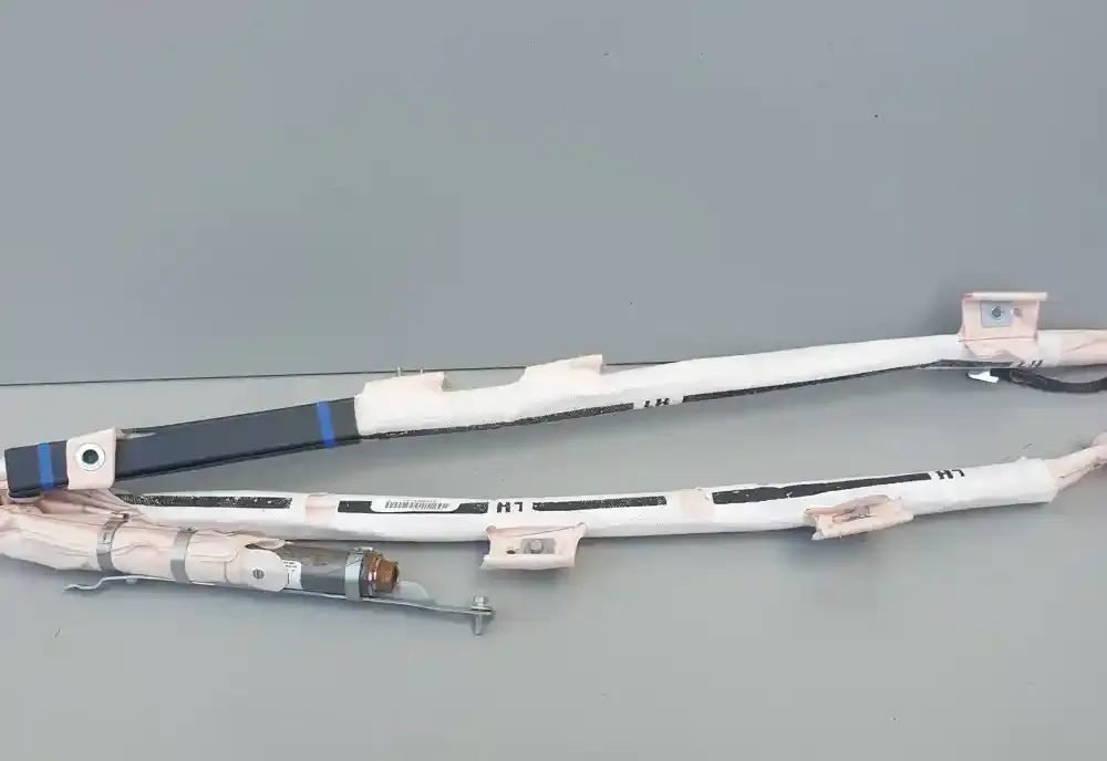A16HN000314 штора подушек безопасности Tesla Model S 2016