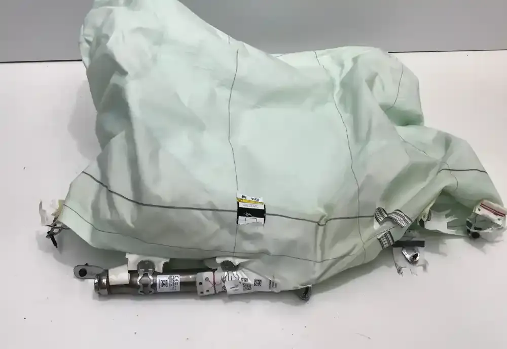 31690774 штора подушок безпеки Volvo XC40 2019