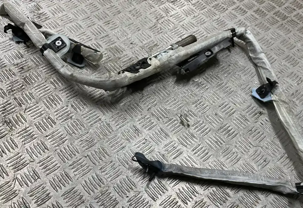 84696664508W штора подушок безпеки BMW 3 E90 E91 2010