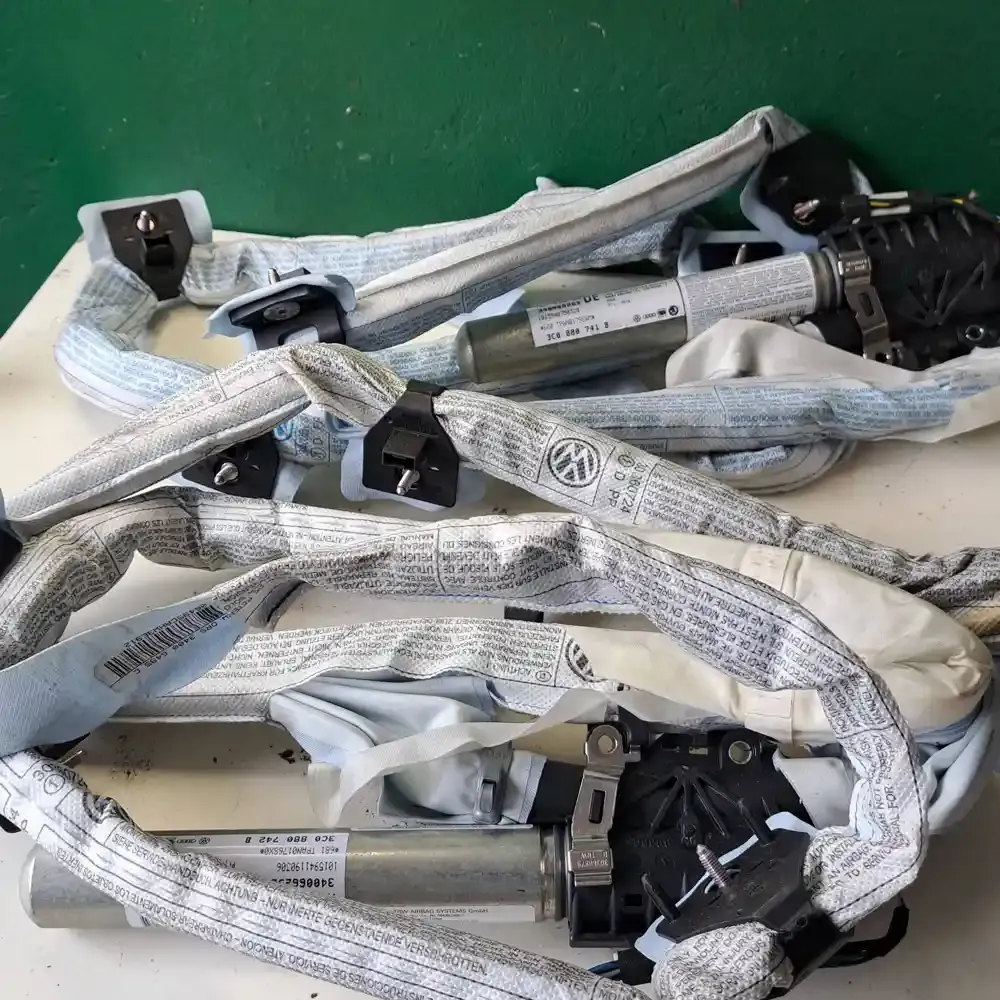 1015940750328 штора подушек безопасности Volkswagen PASSAT B6 2006