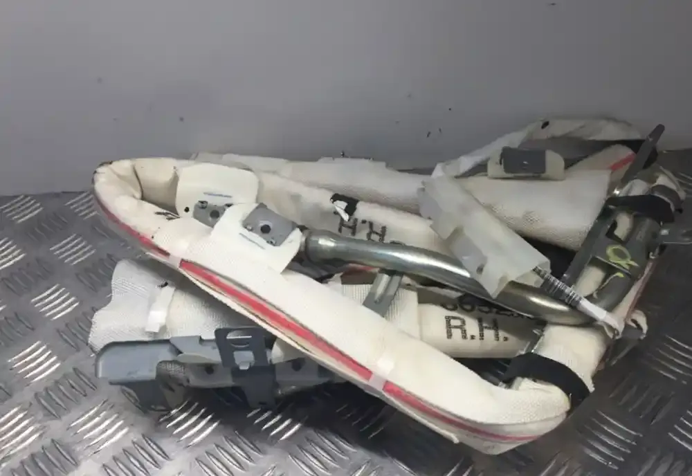 605245800C штора подушек безопасности Nissan Pathfinder R51 2008