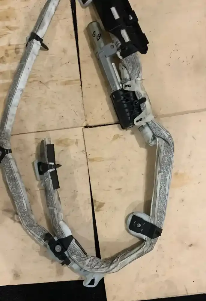 08B2821B3325D штора подушек безопасности BMW 5 E60 E61 2009