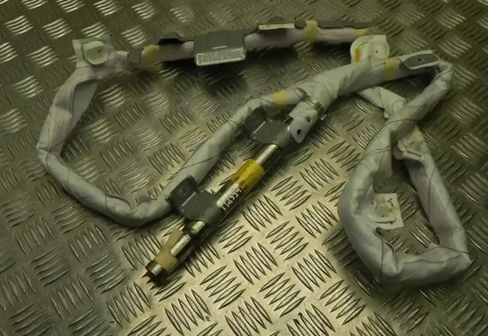 M2394 штора подушок безпеки Toyota Auris 150 2010