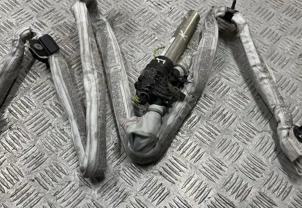 847075869079 штора подушек безопасности BMW 1 E82 E88 2007
