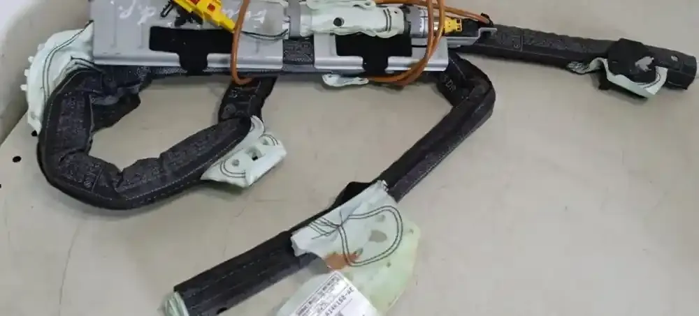 34016774B штора подушок безпеки Ford Focus 2009