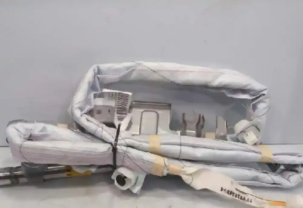 1J0623112QA2 штора подушек безопасности Toyota Auris E180 2012